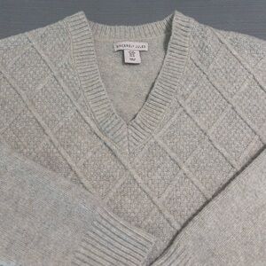 Sincerely Jules Woman’s Light Gray Diamond V-Neck Sweater